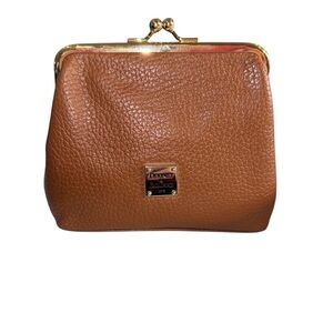 Dooney & Bourke Pebbled Leather Kiss Lock Framed Coin Purse Card Slot NEVER USED